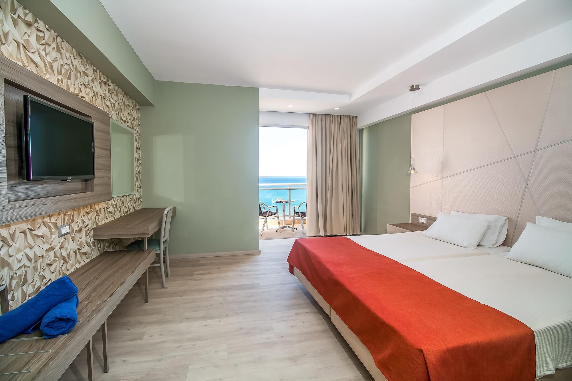 Pegasos Deluxe Beach Hotel Faliraki Exterior foto A room at the hotel